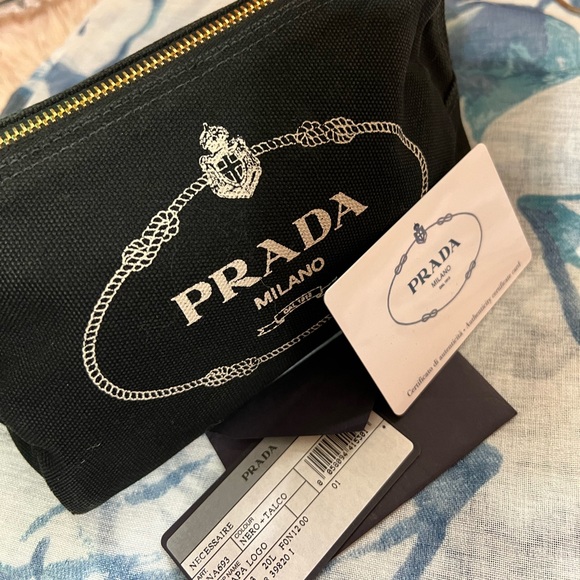 Prada pouch/toiletries - Picture 3 of 8